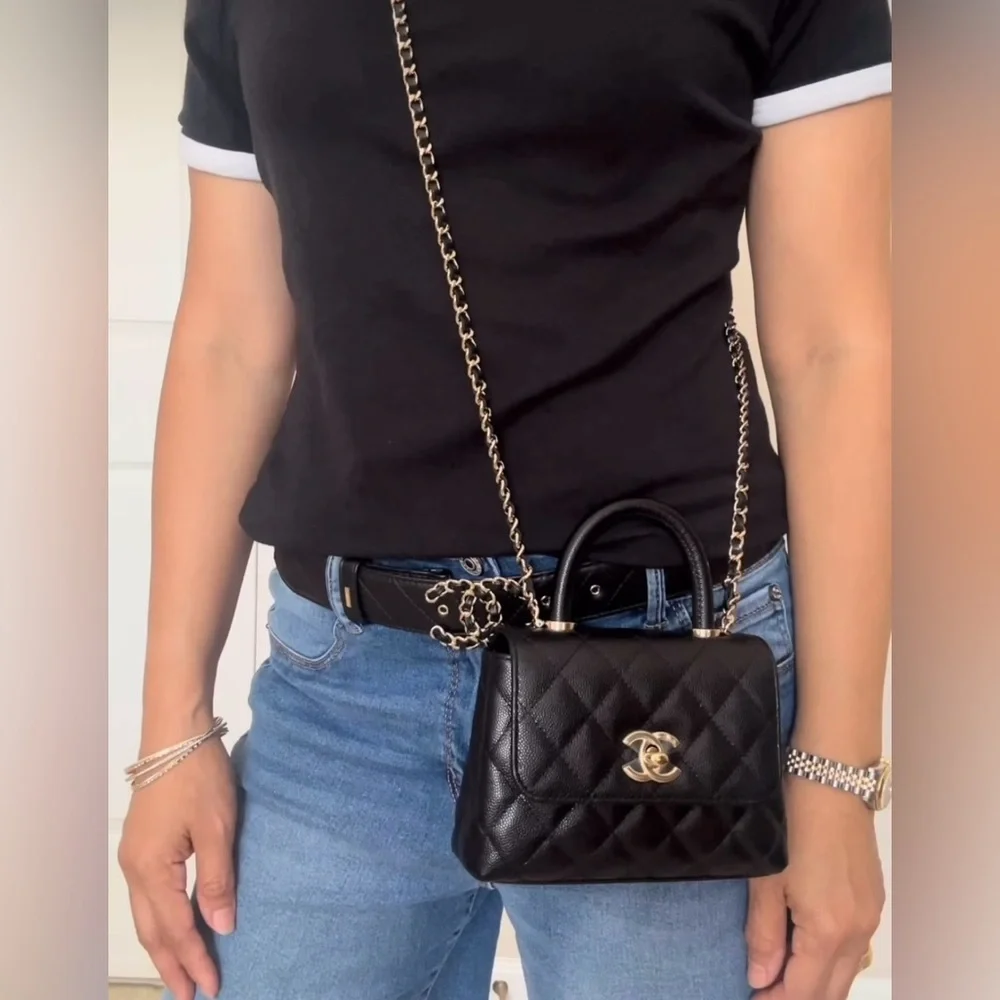 ❌ SOLD ❌ CHANEL Coco Handle Clutch on Chain Black Caviar - Picture 4 of 7